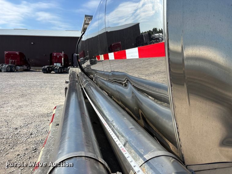 image for item DV4391 1994 Bar-Bel Fabricating Co. pneumatic dry bulk trailer