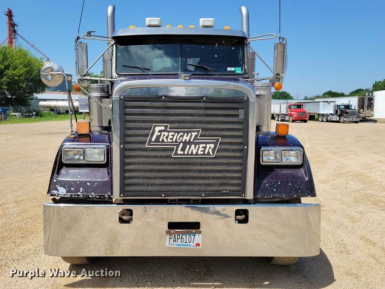 image for item DZ7223 2005 Freightliner  FLD semi truck