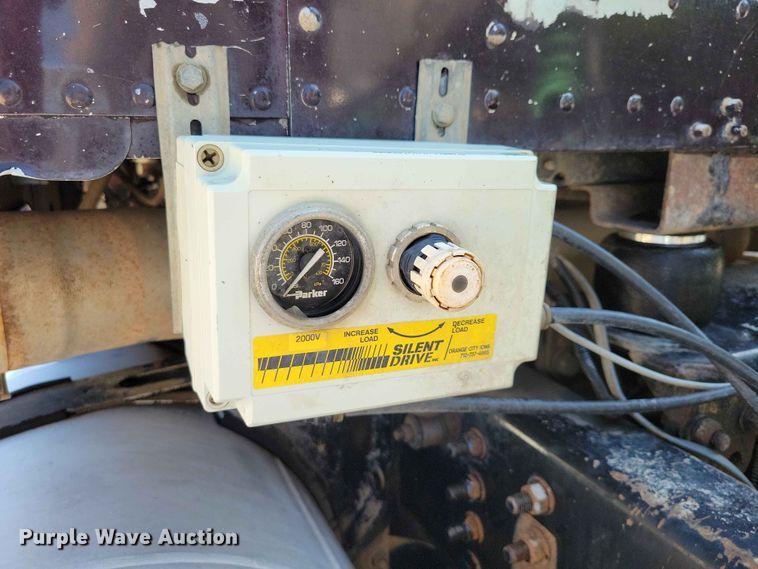 image for item DZ7223 2005 Freightliner  FLD semi truck