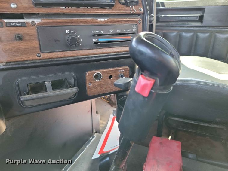 image for item DZ7223 2005 Freightliner  FLD semi truck