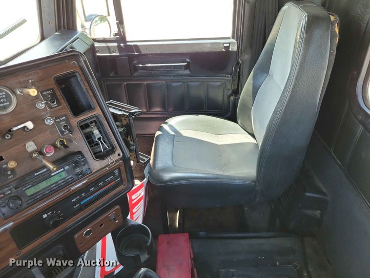 image for item DZ7223 2005 Freightliner  FLD semi truck