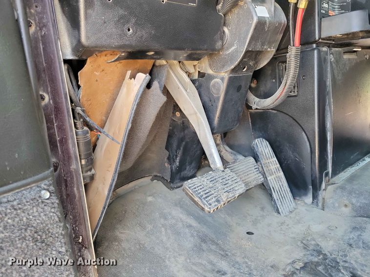 image for item DZ7223 2005 Freightliner  FLD semi truck