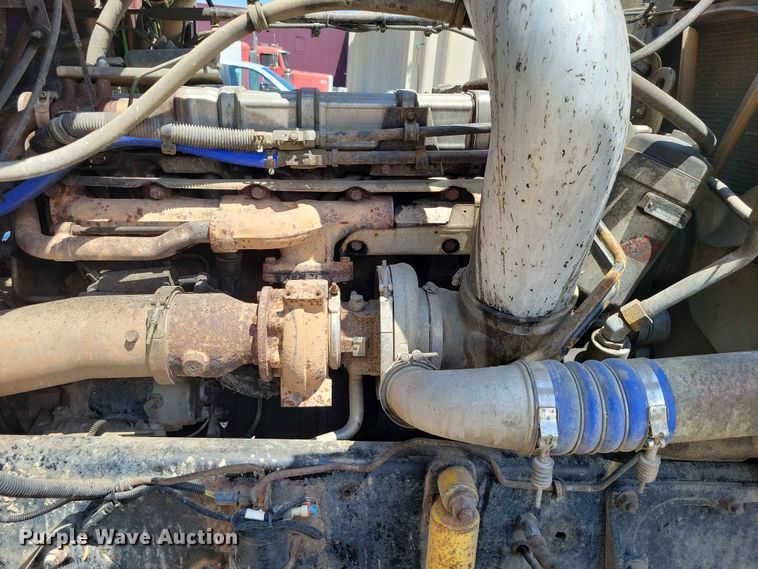 image for item DZ7223 2005 Freightliner  FLD semi truck