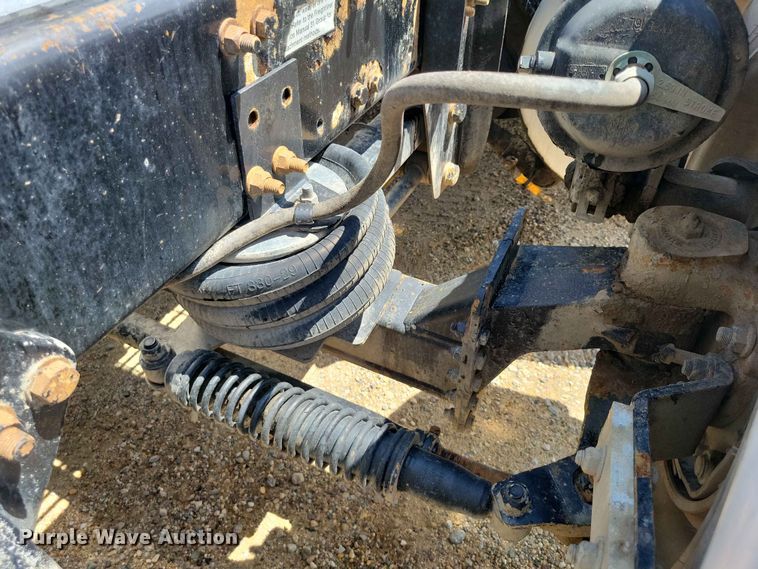 image for item DZ7223 2005 Freightliner  FLD semi truck