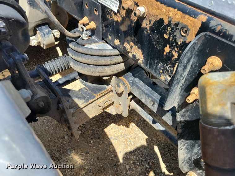 image for item DZ7223 2005 Freightliner  FLD semi truck