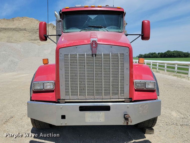 image for item DZ7270 2014 Kenworth T800 dump truck