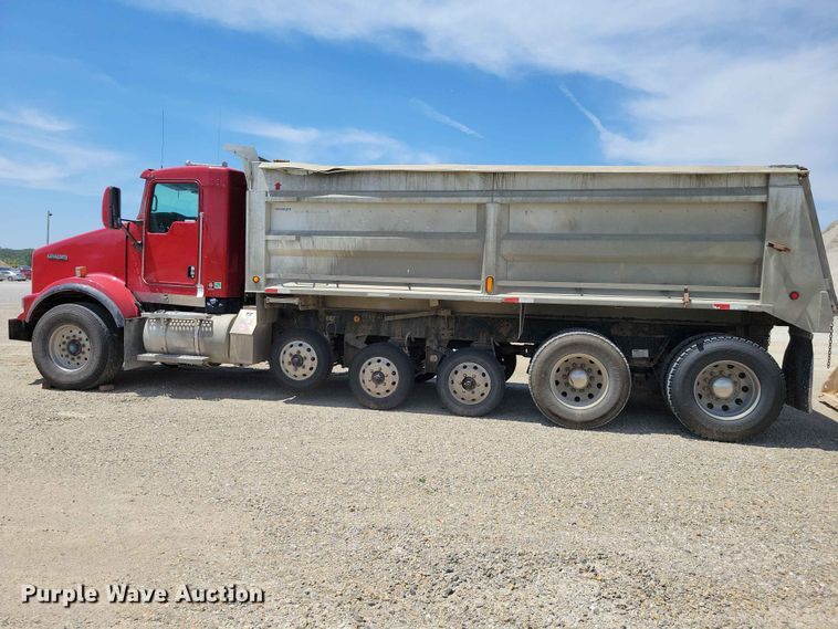 image for item DZ7270 2014 Kenworth T800 dump truck