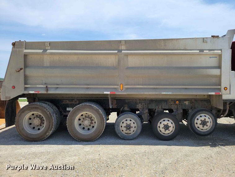image for item DZ7270 2014 Kenworth T800 dump truck