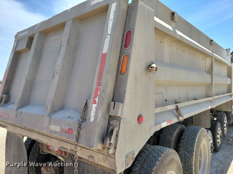 image for item DZ7270 2014 Kenworth T800 dump truck