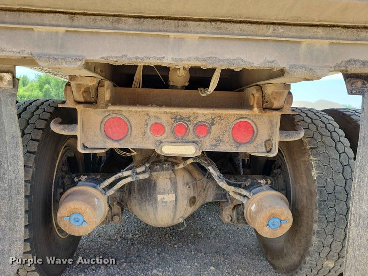 image for item DZ7270 2014 Kenworth T800 dump truck