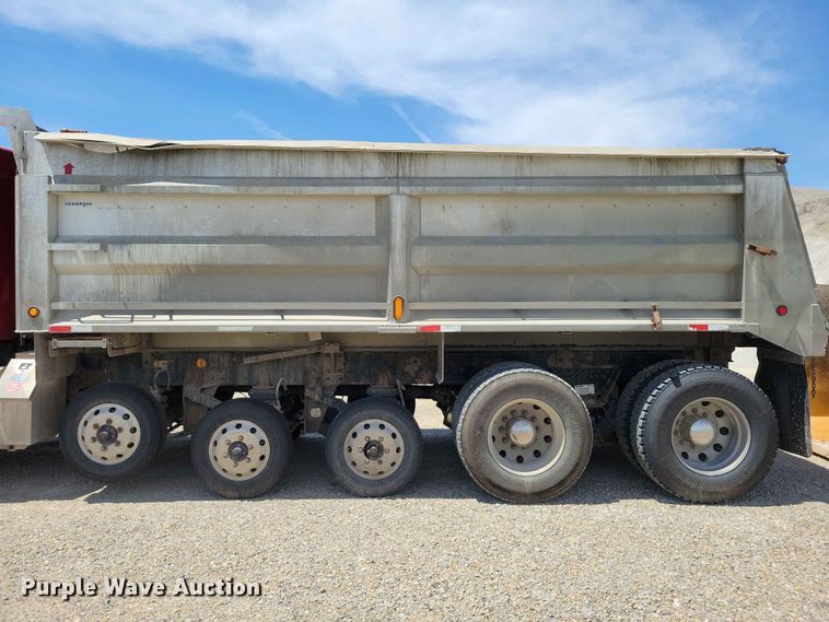 image for item DZ7270 2014 Kenworth T800 dump truck