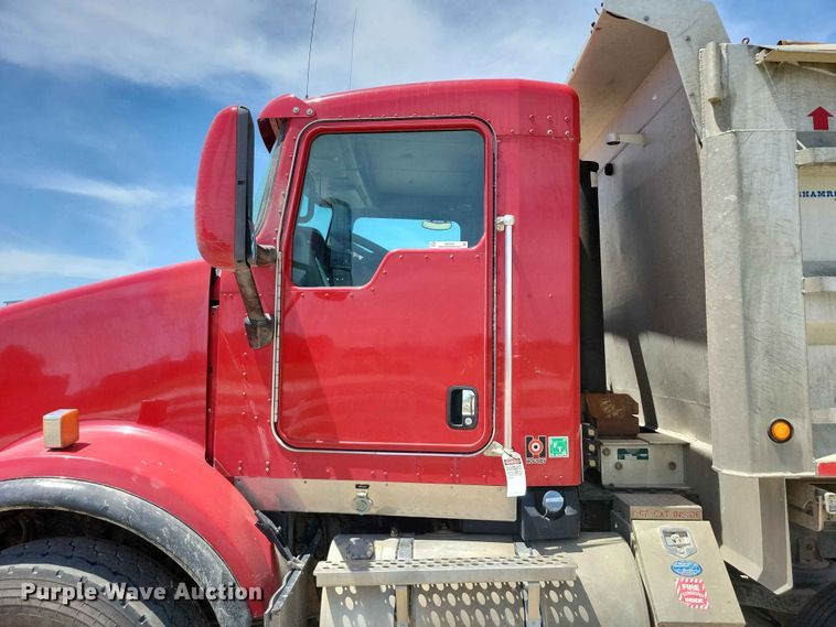 image for item DZ7270 2014 Kenworth T800 dump truck
