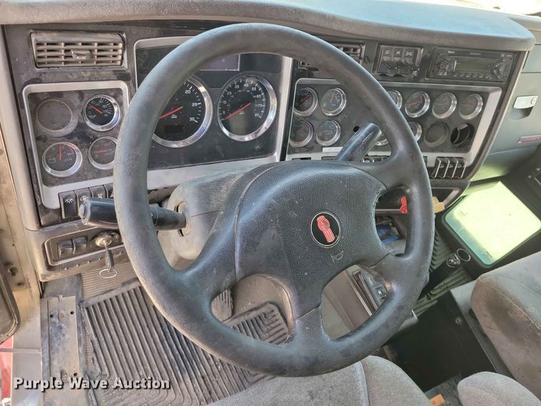 image for item DZ7270 2014 Kenworth T800 dump truck