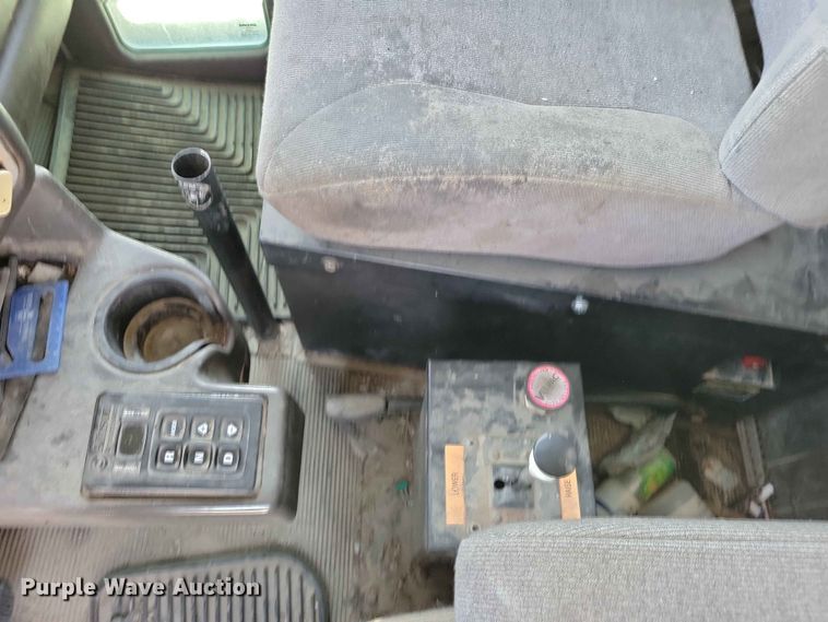 image for item DZ7270 2014 Kenworth T800 dump truck