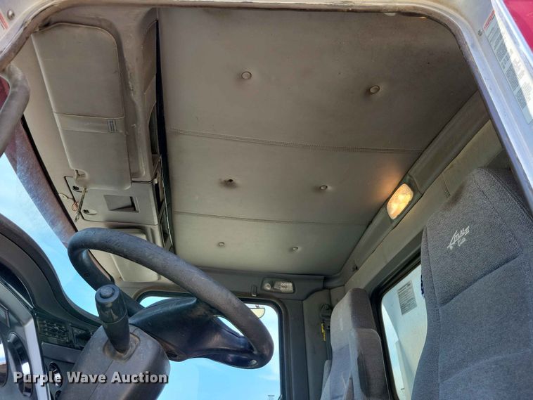 image for item DZ7270 2014 Kenworth T800 dump truck