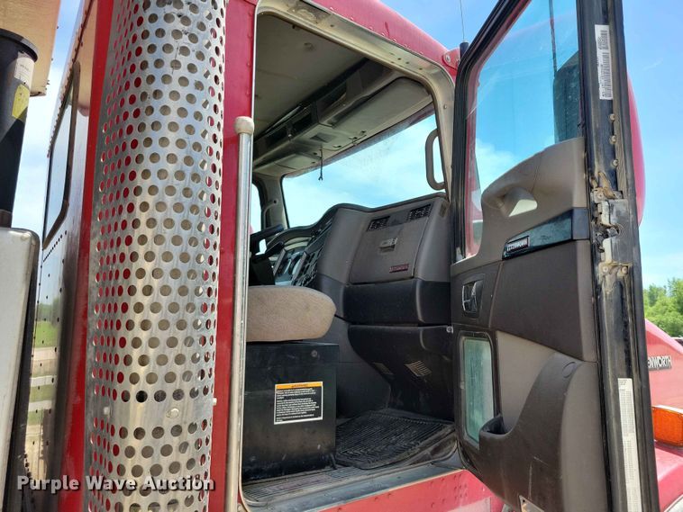 image for item DZ7270 2014 Kenworth T800 dump truck