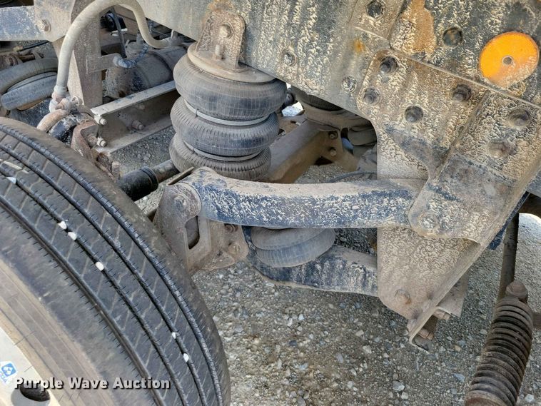 image for item DZ7270 2014 Kenworth T800 dump truck