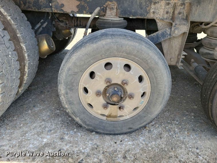 image for item DZ7270 2014 Kenworth T800 dump truck