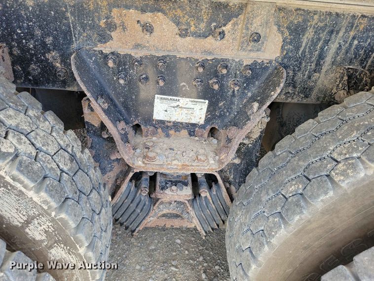 image for item DZ7270 2014 Kenworth T800 dump truck