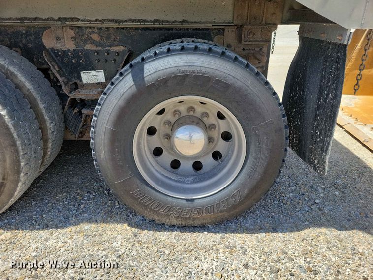 image for item DZ7270 2014 Kenworth T800 dump truck