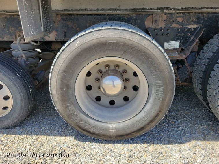 image for item DZ7270 2014 Kenworth T800 dump truck
