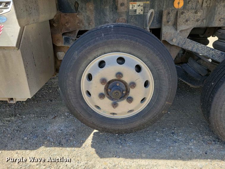 image for item DZ7270 2014 Kenworth T800 dump truck