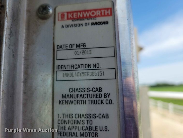 image for item DZ7270 2014 Kenworth T800 dump truck