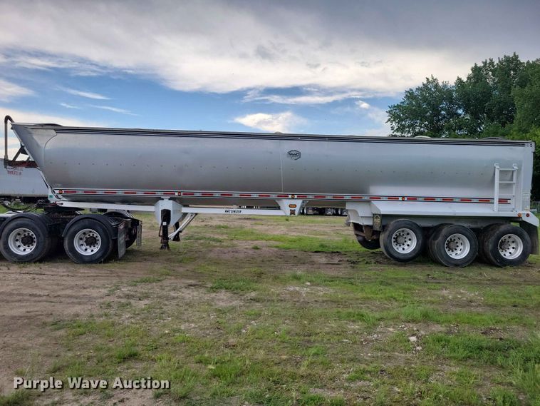 image for item EA2375 2015 Mac  end dump trailer