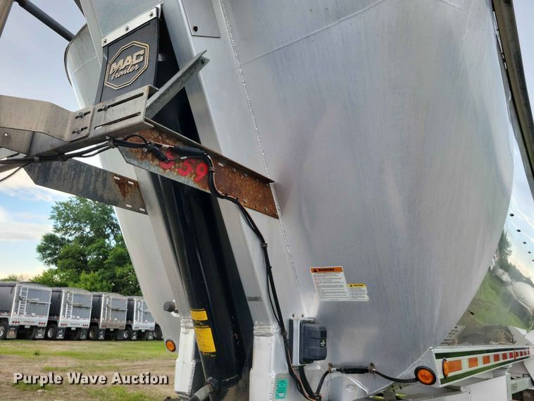 image for item EA2375 2015 Mac  end dump trailer