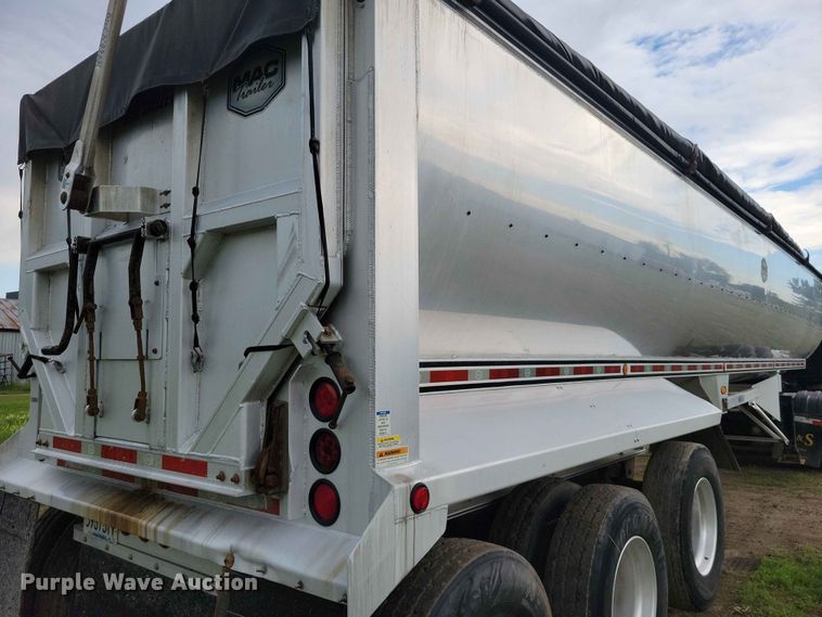 image for item EA2375 2015 Mac  end dump trailer