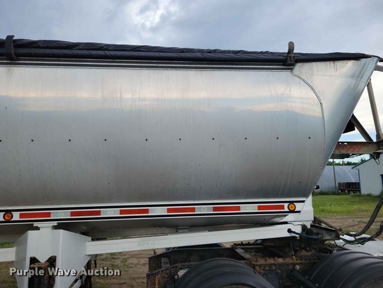image for item EA2375 2015 Mac  end dump trailer