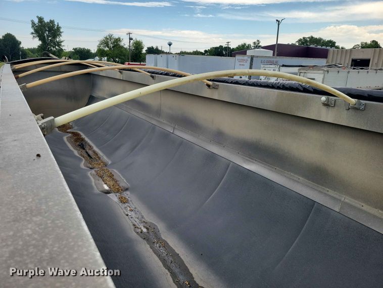 image for item EA2375 2015 Mac  end dump trailer