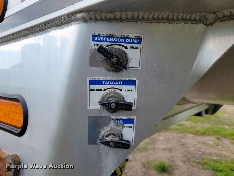 image for item EA2375 2015 Mac  end dump trailer