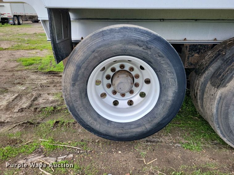 image for item EA2375 2015 Mac  end dump trailer