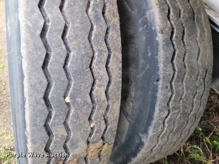 image for item EA2375 2015 Mac  end dump trailer