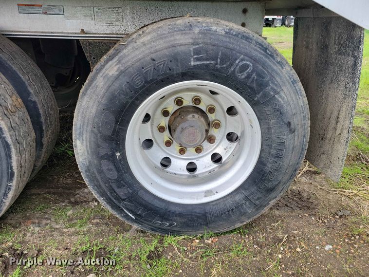 image for item EA2375 2015 Mac  end dump trailer