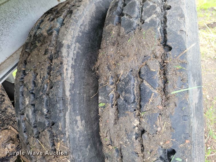 image for item EA2375 2015 Mac  end dump trailer