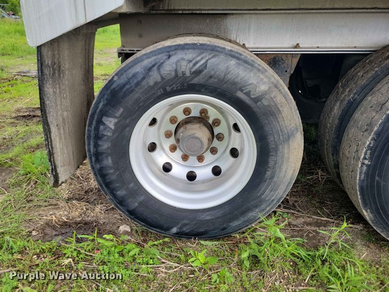 image for item EA2375 2015 Mac  end dump trailer