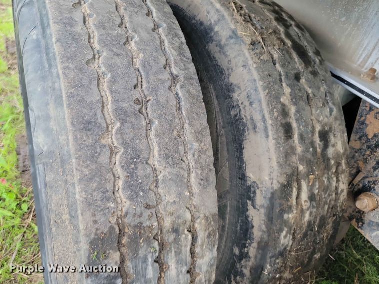 image for item EA2375 2015 Mac  end dump trailer