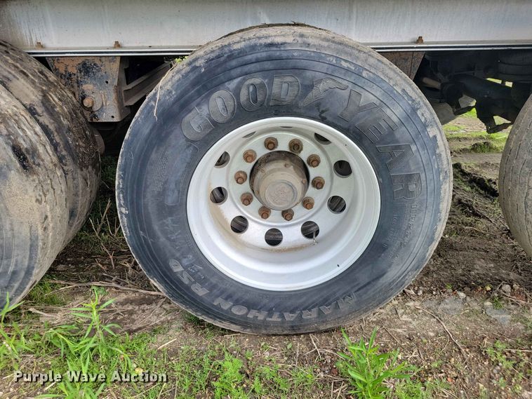 image for item EA2375 2015 Mac  end dump trailer