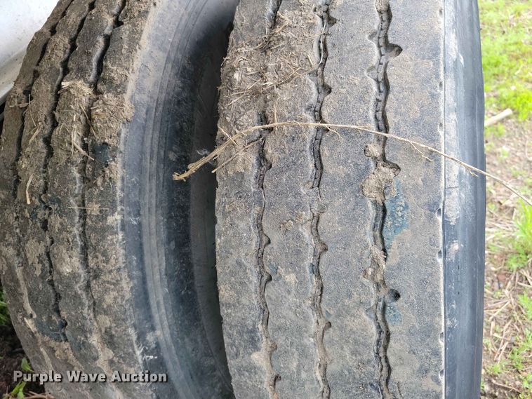 image for item EA2375 2015 Mac  end dump trailer