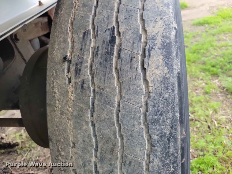image for item EA2375 2015 Mac  end dump trailer