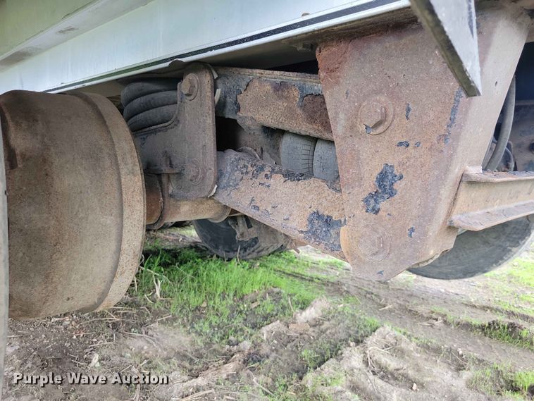 image for item EA2375 2015 Mac  end dump trailer