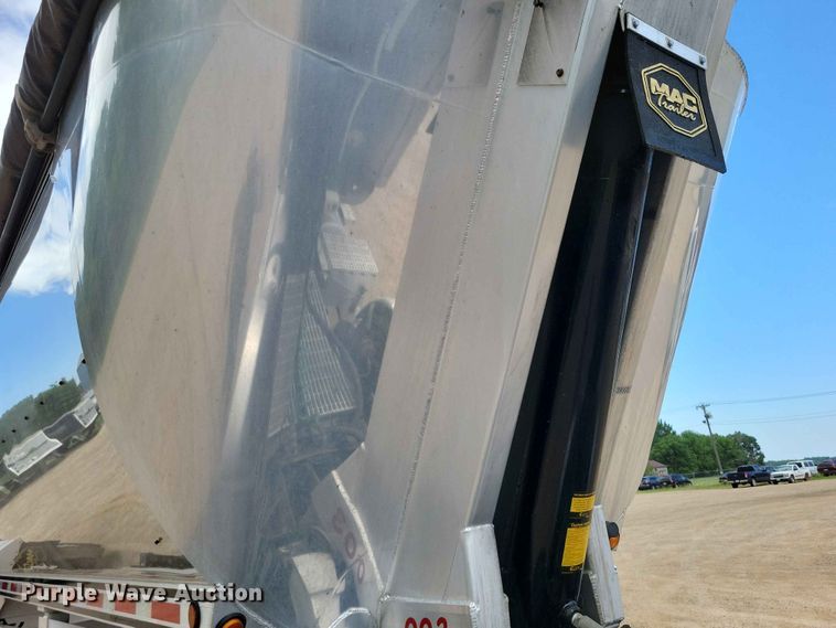 image for item EA2391 2017 Mac Trailer end dump trailer