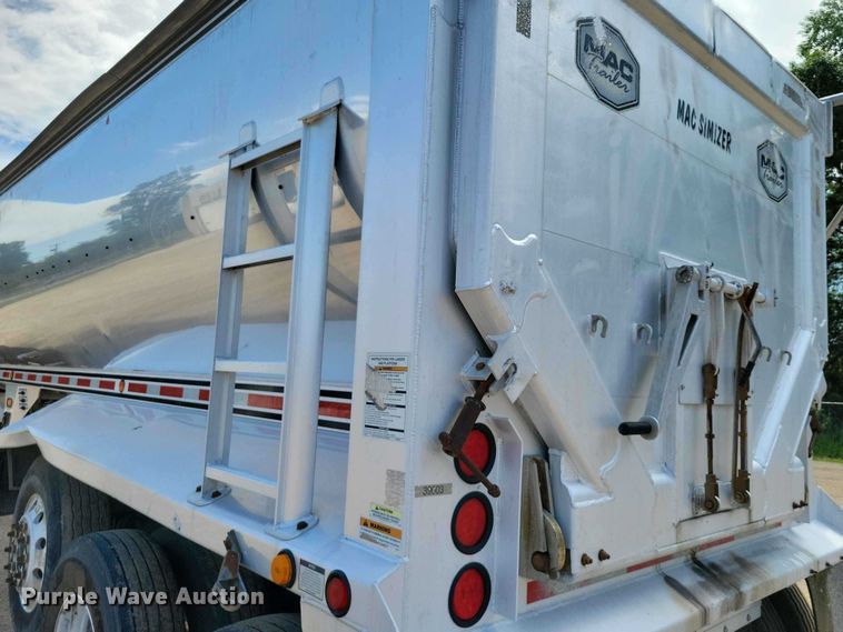image for item EA2391 2017 Mac Trailer end dump trailer