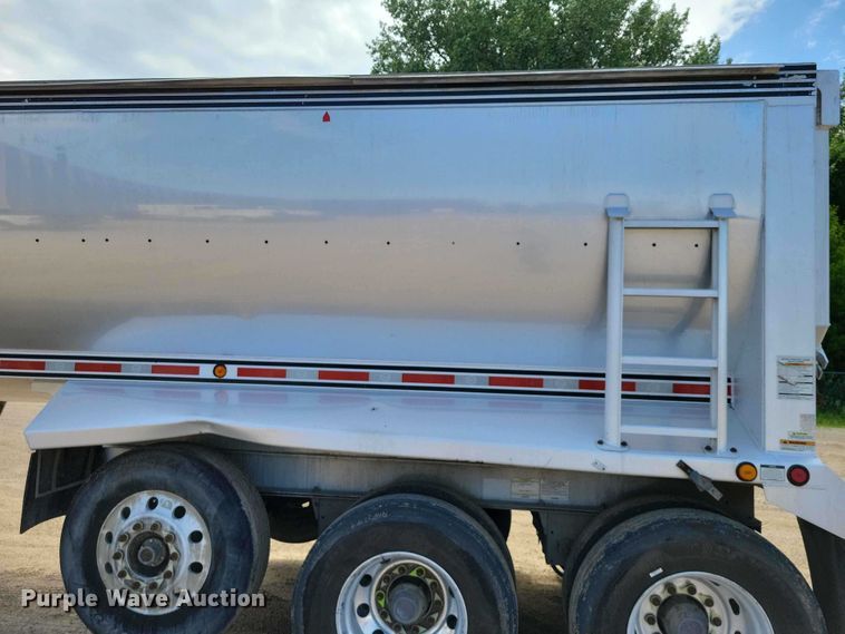 image for item EA2391 2017 Mac Trailer end dump trailer