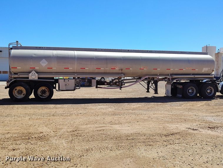 image for item ED0101 1978 Beall tank trailer