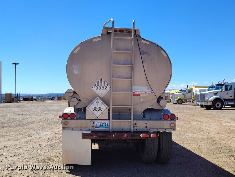 image for item ED0101 1978 Beall tank trailer