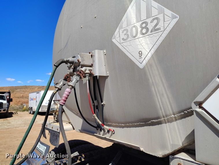 image for item ED0101 1978 Beall tank trailer
