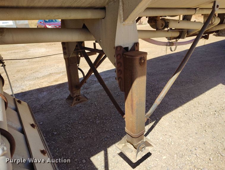 image for item ED0101 1978 Beall tank trailer